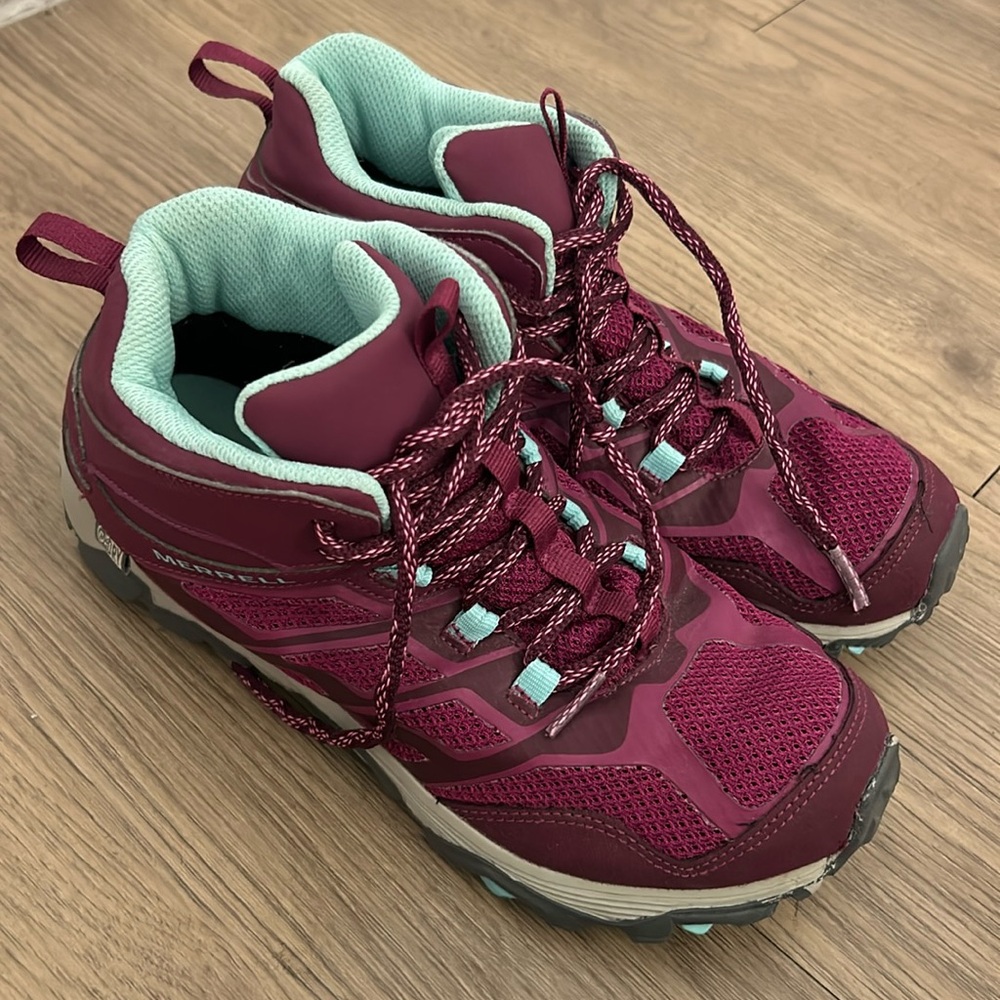 Merrrell hiking shoes
